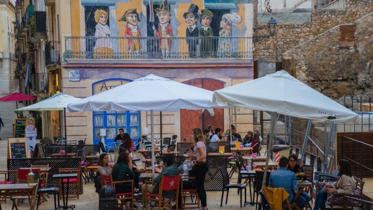 bar, restaurant, terrassa, restauració, pandèmia, reobertura, horari, restriccions, Tarragona, coronavirus, covid-19, mascareta, reunions socials, clients, amics, trobades