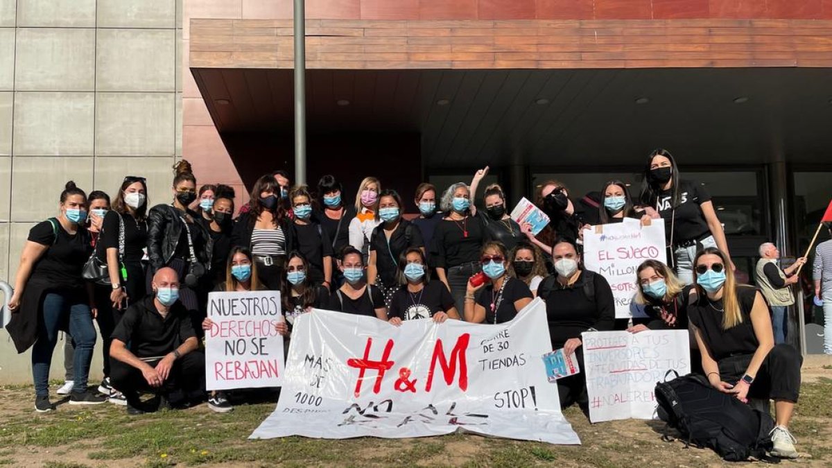 La vaga de la plantilla d'H&M continua després que la mediació amb l'empresa acabi sense acord