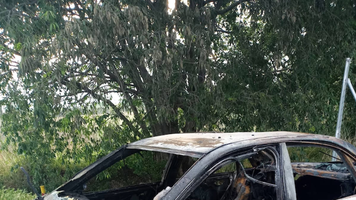 Aparece calcinado el coche del hijo del presidente de la AVDA I de Mayo de Reus