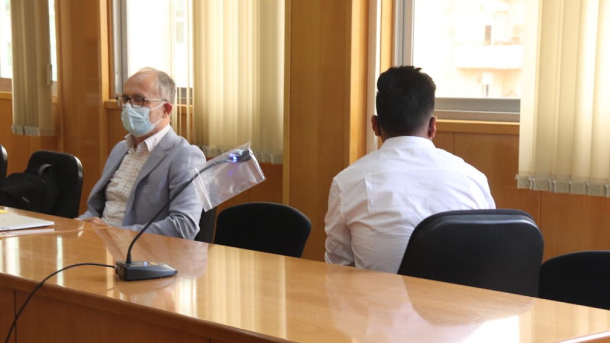 Suspès a Tarragona el judici contra un home acusat de quatre delictes d'agressió sexual a dues menors