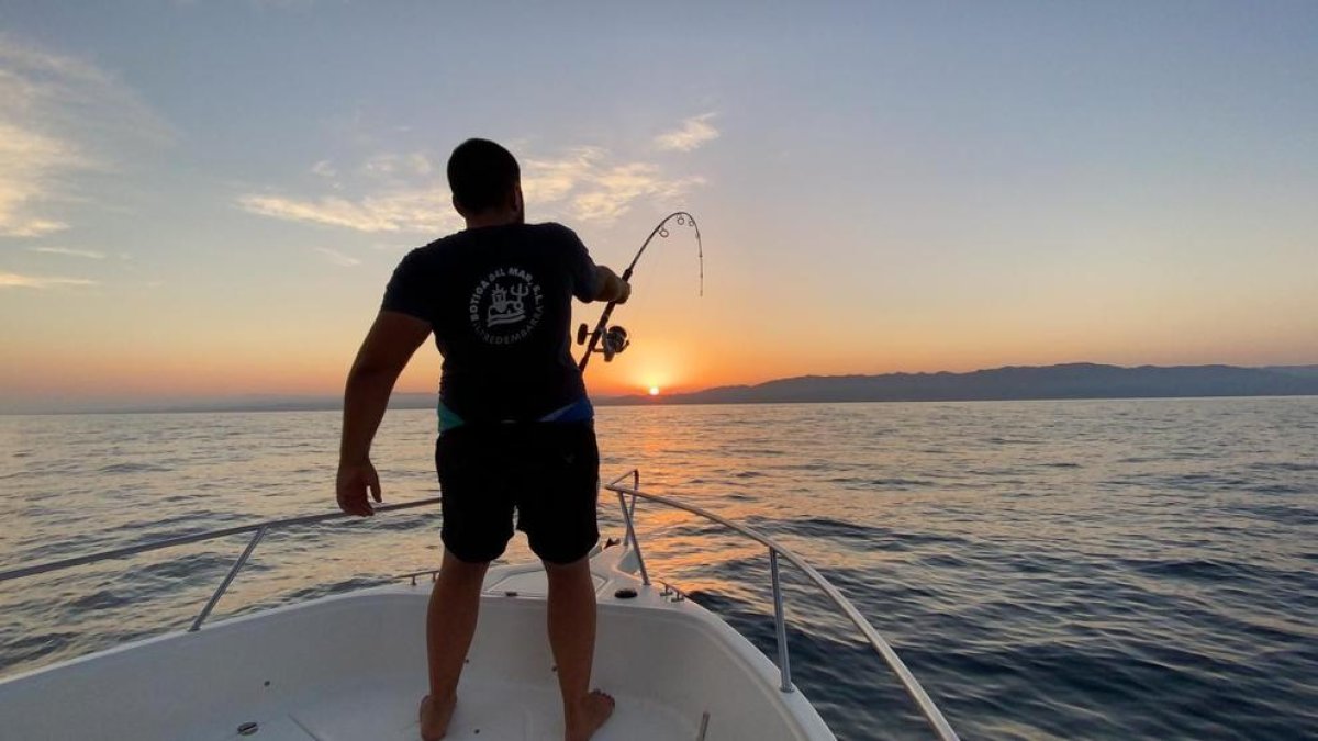 La pesca recreativa se alza contra el decreto que pretende regular la actividad