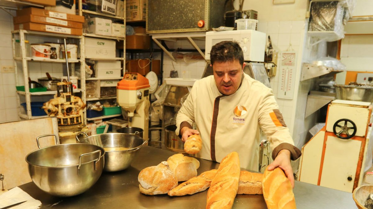 Sólo una decena de obradores de Reus siguen elaborando el pan tradicional