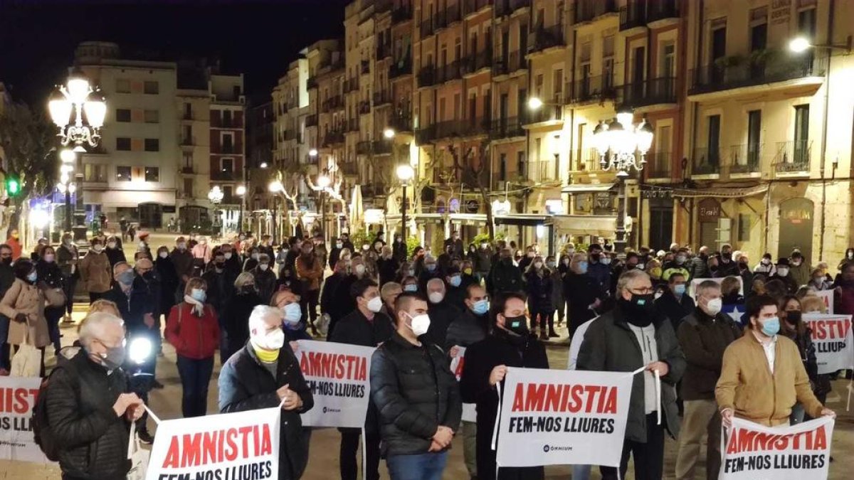El sobiranisme surt al carrer en solidaritat amb els «presos polítics i exiliats»