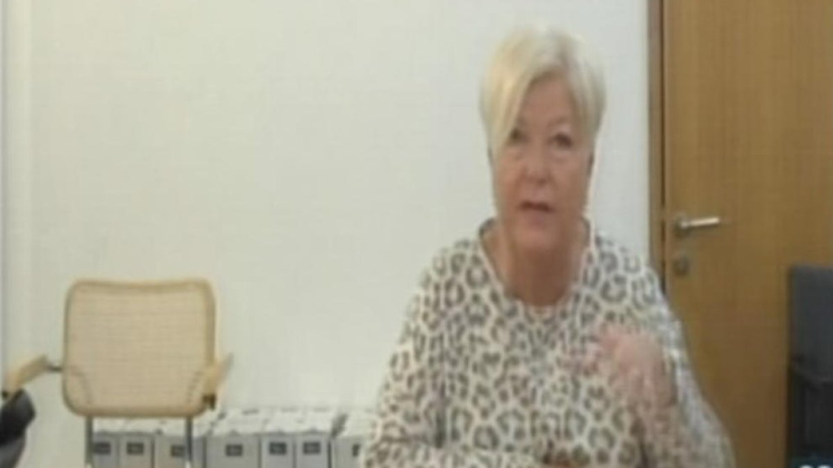 Un testigo dice que vio una furgoneta blanca marcharse del chalet de Alcanar minutos después de la explosión