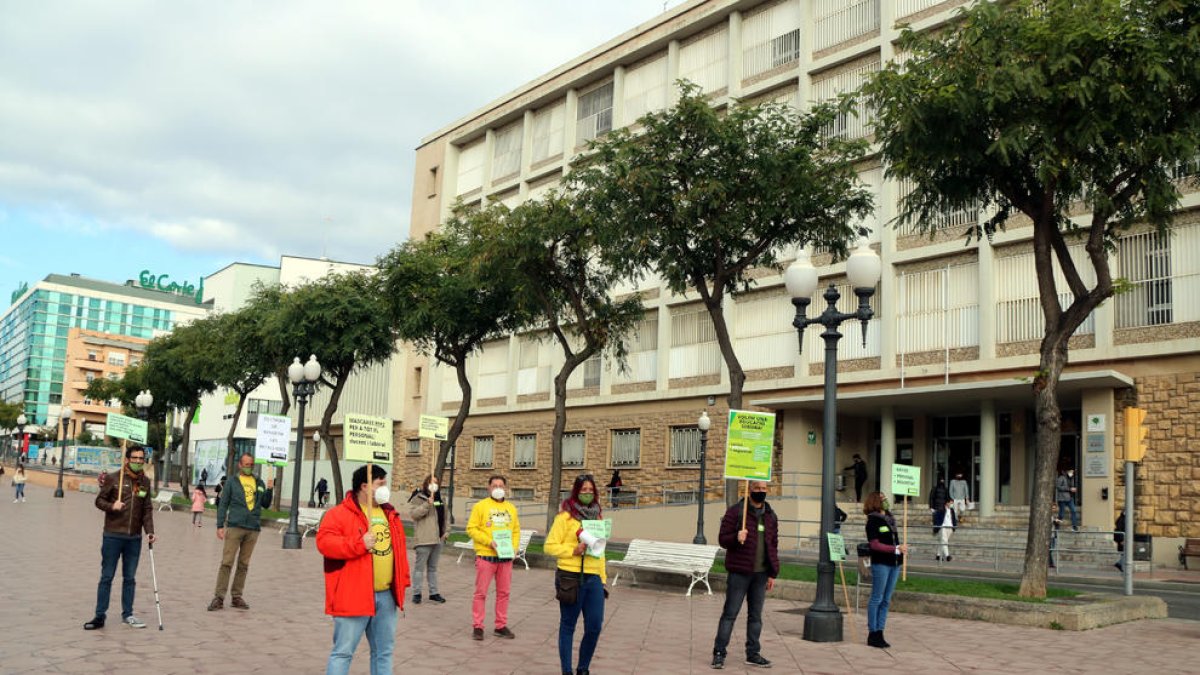 USTEC se moviliza en Tarragona para reclamar «máxima seguridad» para la educación presencial