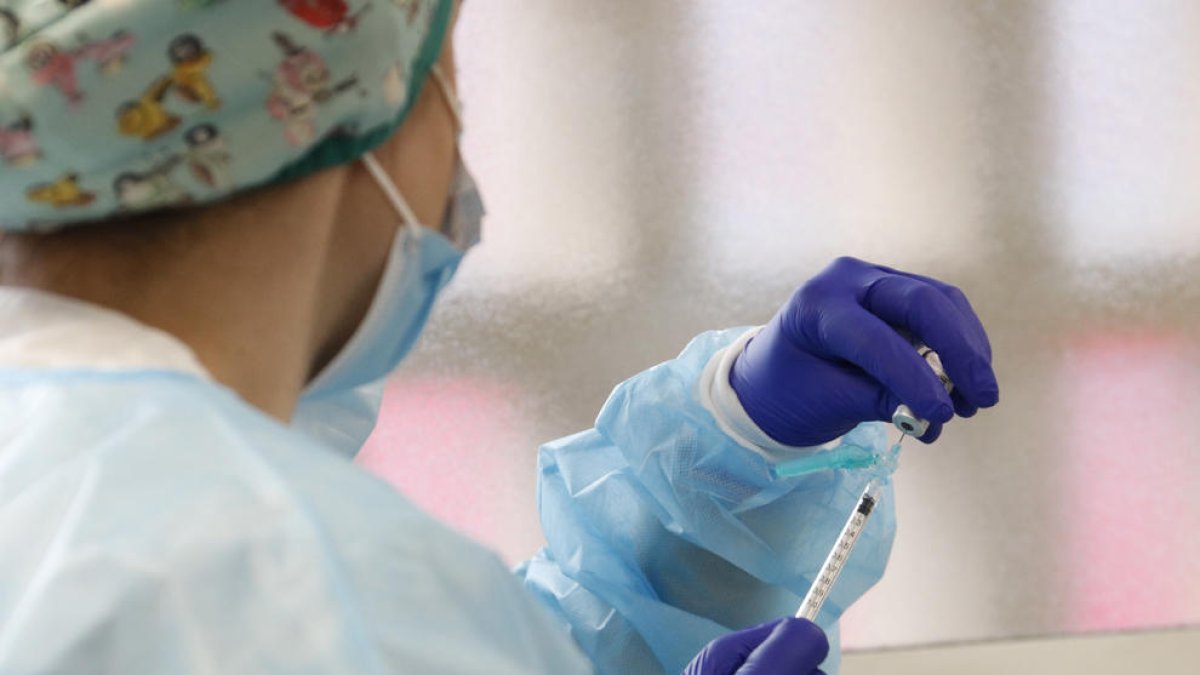 Las tres enfermeras de las Tierras del Ebro expedientadas por el ICS vacunaron a varios familiares suyos