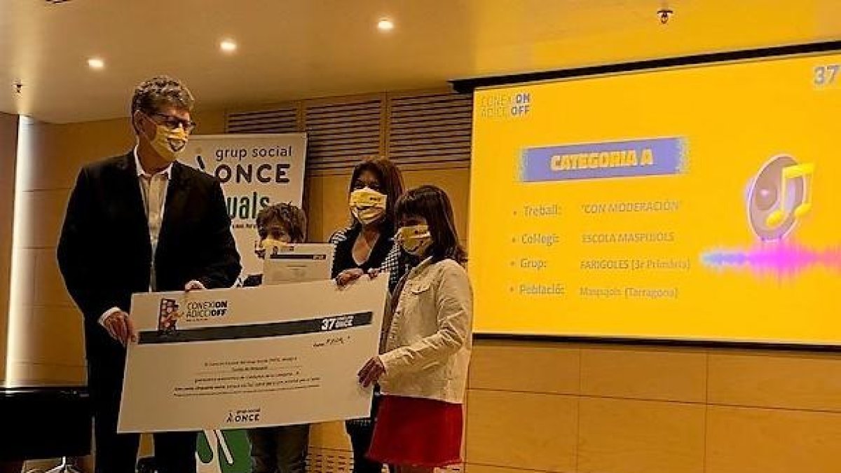 La Escuela de Maspujols y La Parellada de Santa Oliva reciben los premios del 37.º Concurso Escolar de la ONCE