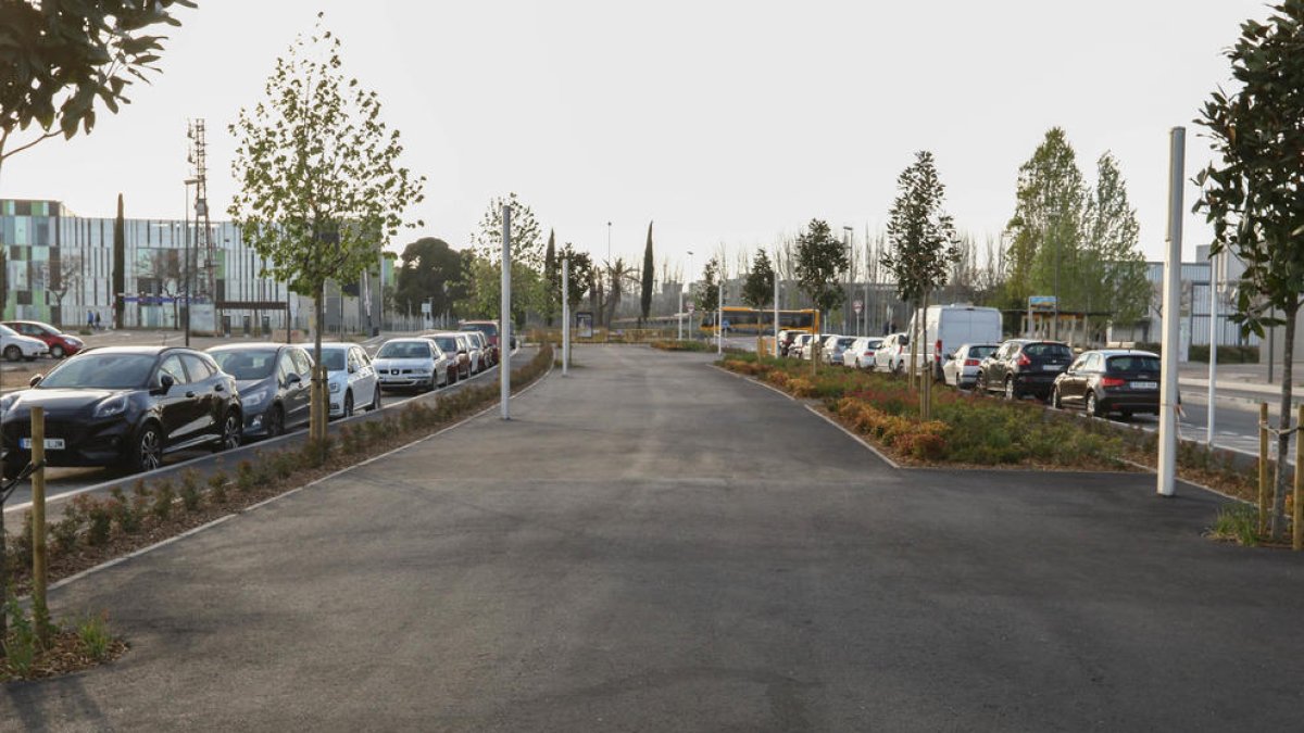 Pavimentan y ajardinan la coca de la avenida del Dr. Josep Laporte de Reus