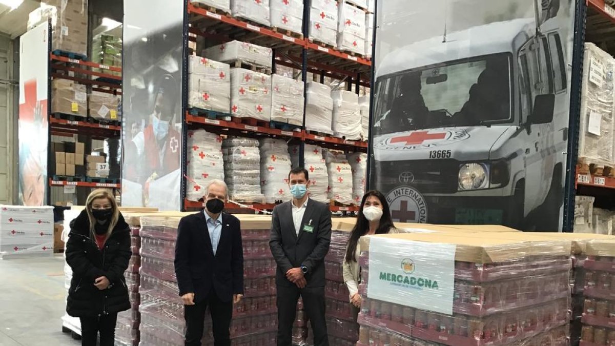 Mercadona entrega 15.500 quilos de llentia cuita a la Creu Roja