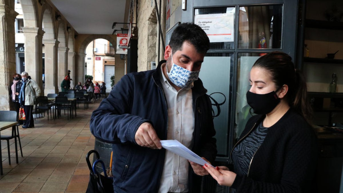 L'alcalde i un regidor de Riudoms reben el vaccí de la covid-19 aprofitant la vacunació a la residència d'avis