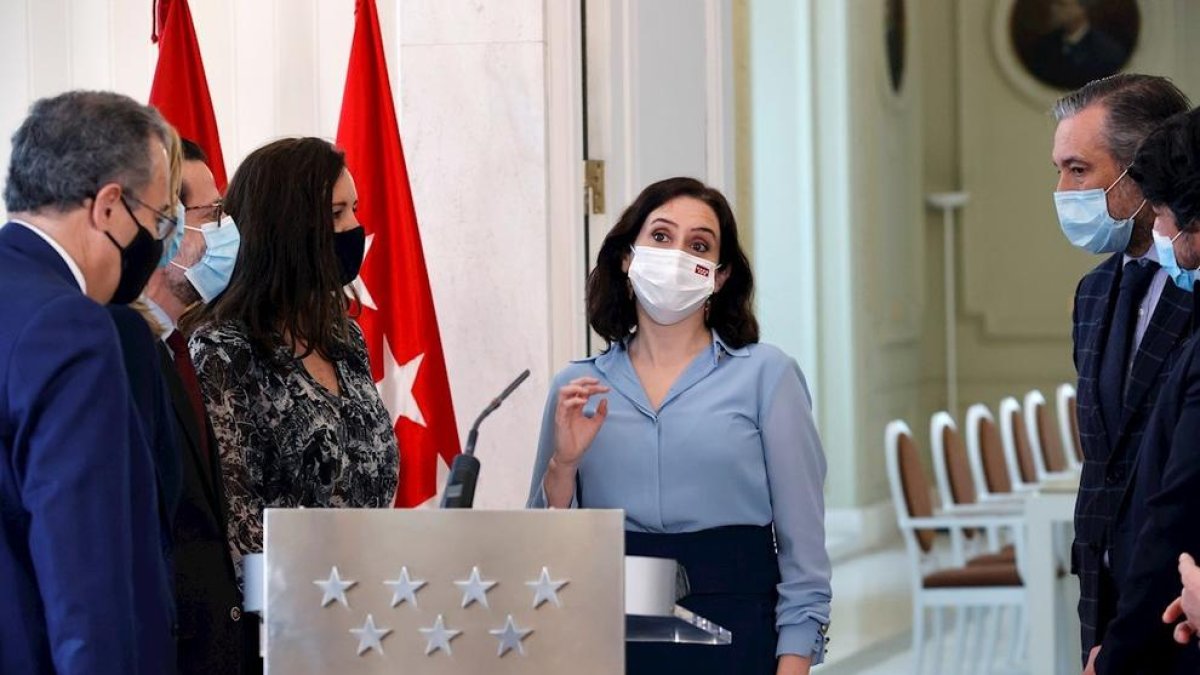 Embolic a Madrid: admeses les mocions de censura de Más Madrid i PSOE i paralització de la convocatòria electoral