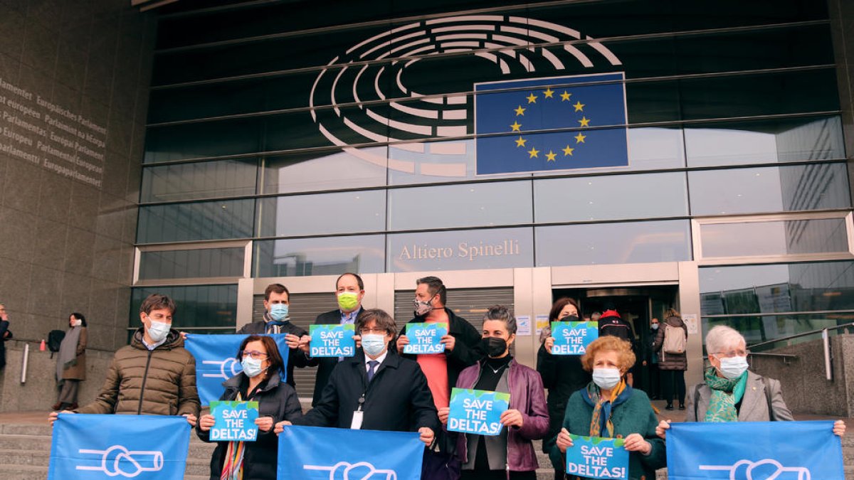 85 eurodiputados de 21 estados reclaman medidas de protección de los deltas de obligado cumplimiento|cumplido
