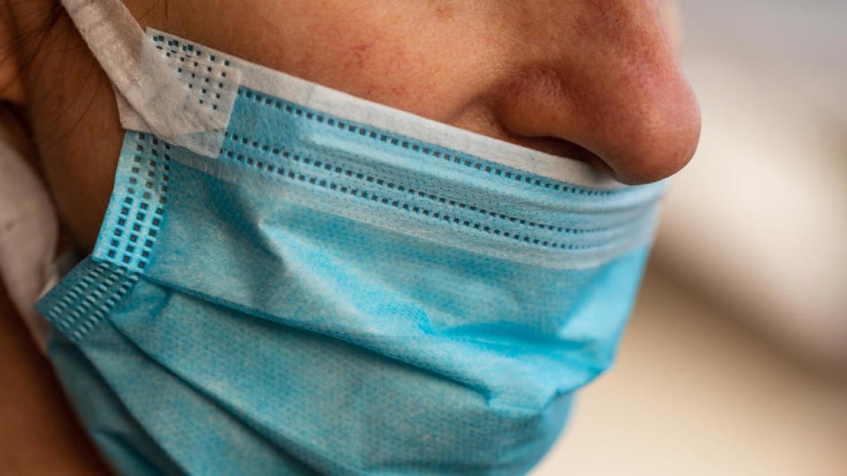 Amenaçat de mort un policia per demanar-li que es posés bé la mascareta