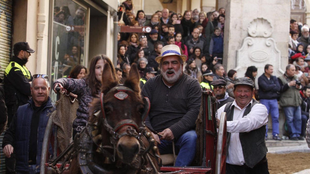 Sant Antoni se paseará con el carro, la bandera y el pendón de Valls