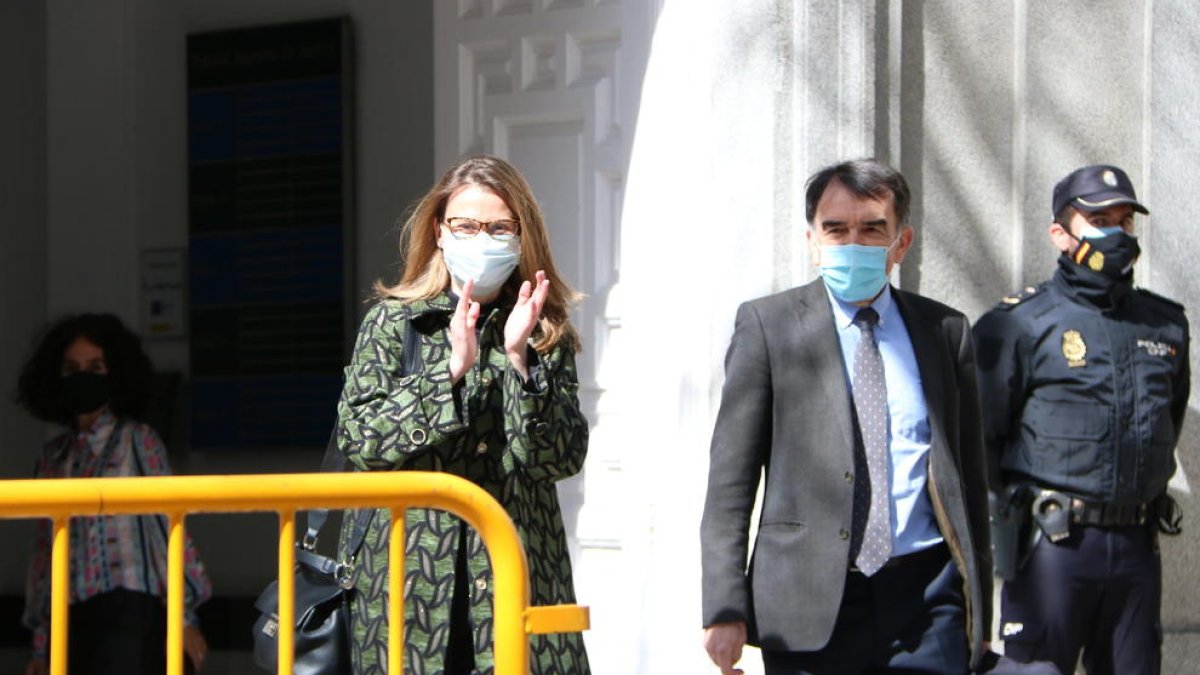 El Suprem deixa sense efecte l'ordre de detenció contra Serret i la declaració de rebel·lia