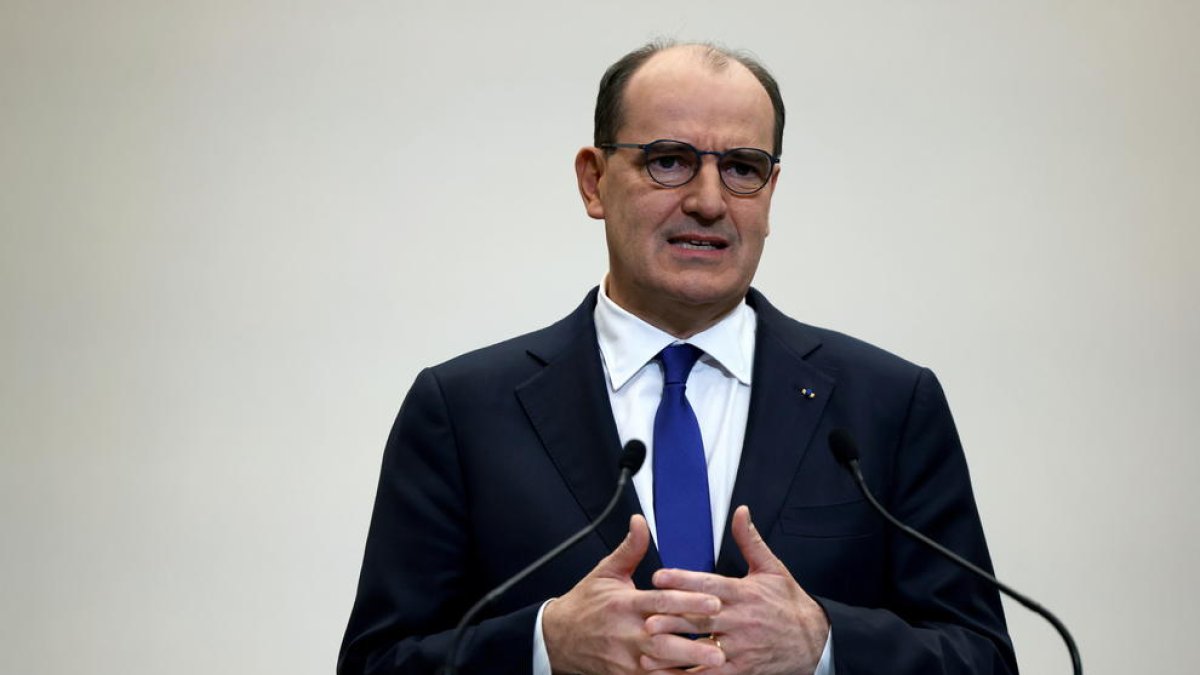 Francia adelanta|avanza el toque de queda a las seis de la tarde por todo el país