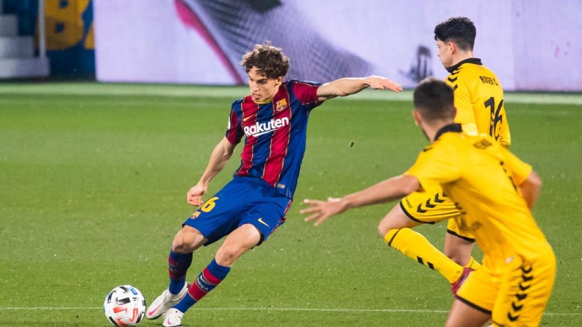 El Barcelona B arriba al Nou Estadi amb la intenció de destronar al líder