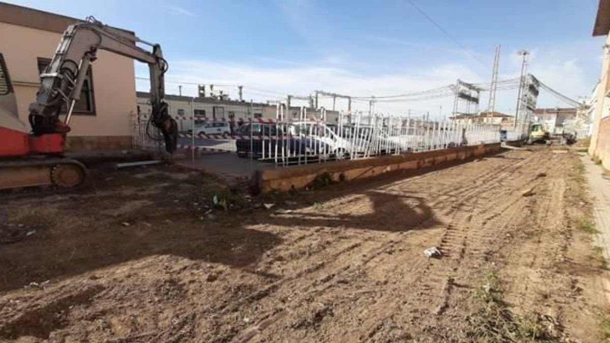 Empiezan las obras de cierre en las estaciones de tren de Sant Vicenç de Calders y Segur