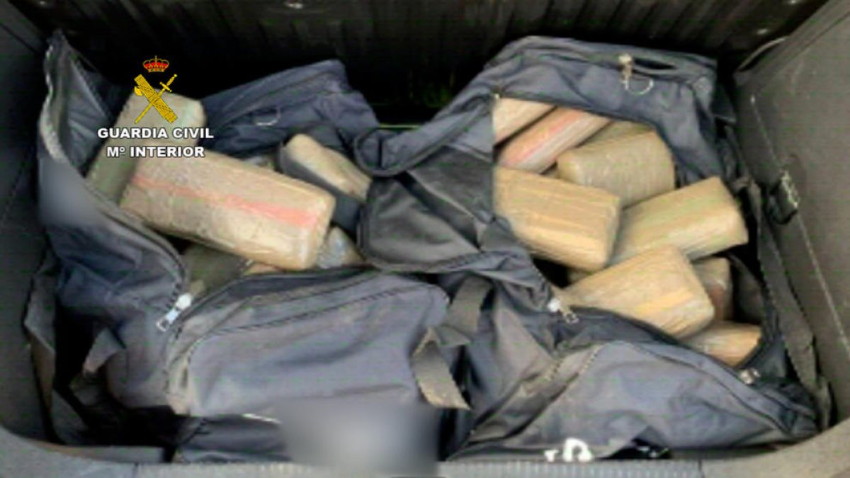 Interceptan en la AP-7 un vehículo que transportaba 71 kilos de hachís en Vila-seca