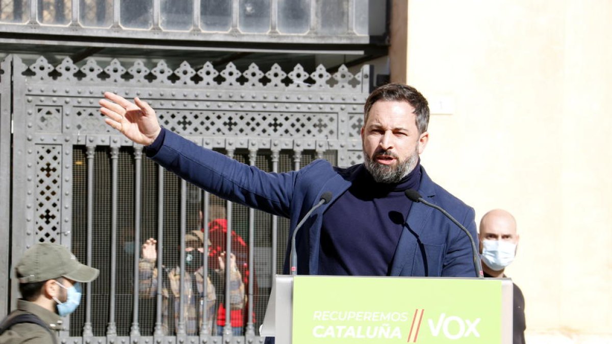 Abascal a los manifestantes en Tortosa: «Se tragarán sus piedras»