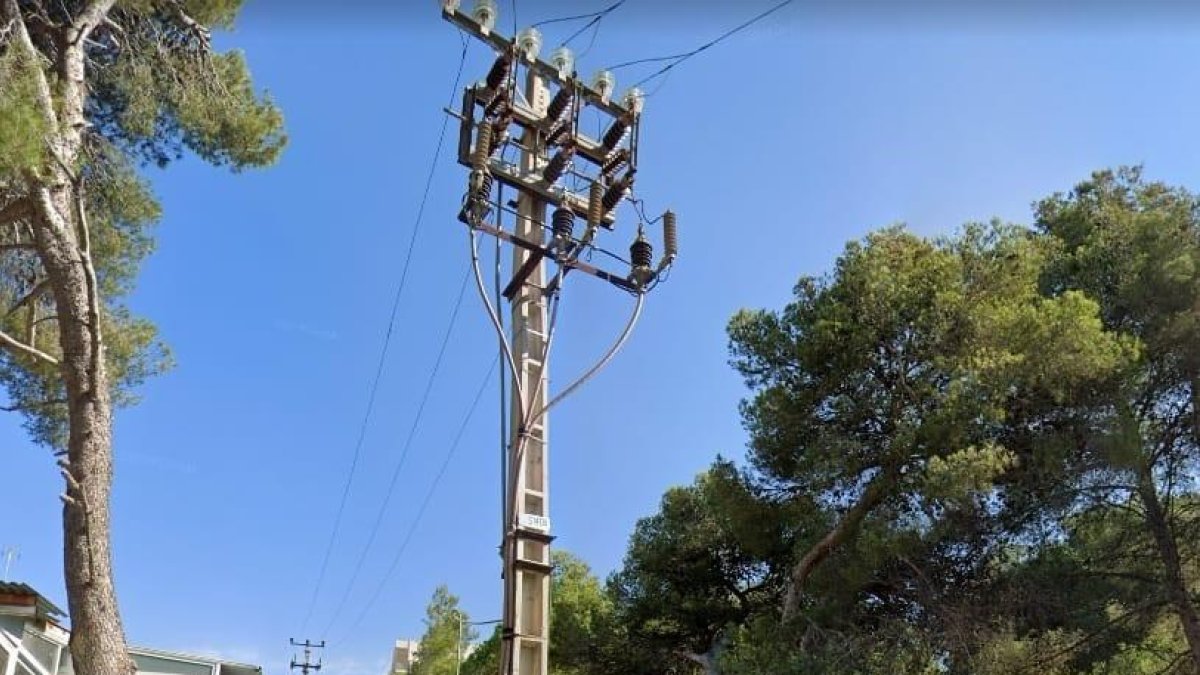 Endesa soterra l'última línia elèctrica aèria que quedava a la zona turística de Cap Salou