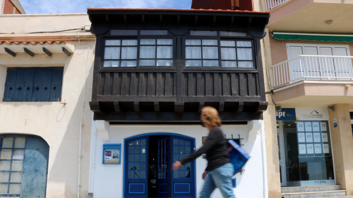 Reabre la Casa Garrafa de Calafell con uno nuevo formado que reivindica el legado literario