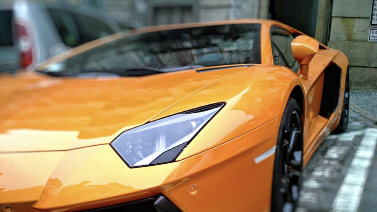 Un estatunidenc es compra un Lamborghini en rebre 3,9 milions de dòlars en ajudes per la covid-19