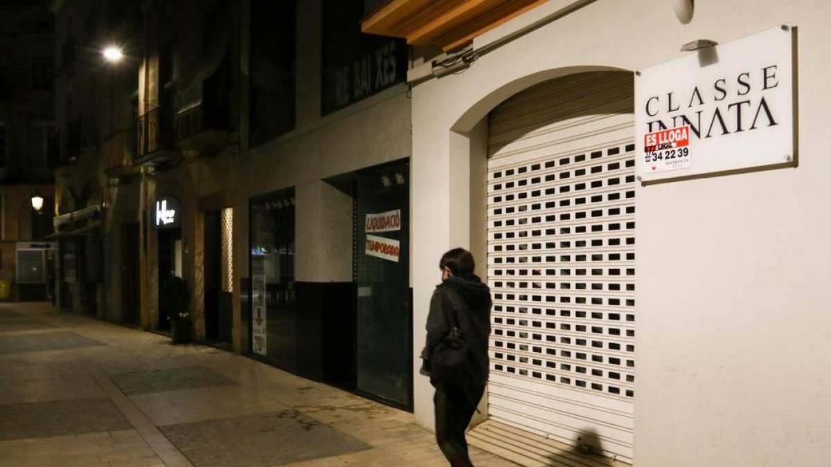 Las novias sin vestido|traje de Clase Innata suman unas 20 y el local se alquila