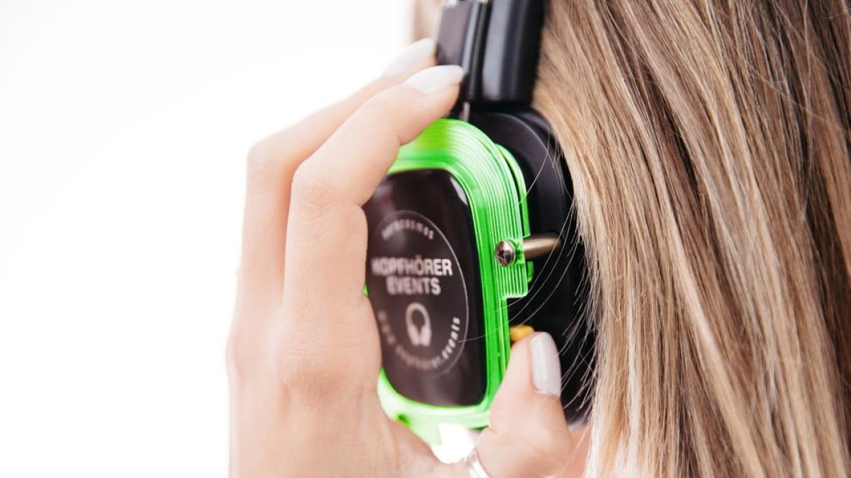 Eviten una festa «silenciosa» a Barcelona després d'interceptar l'introducció d'equips de música en un pis