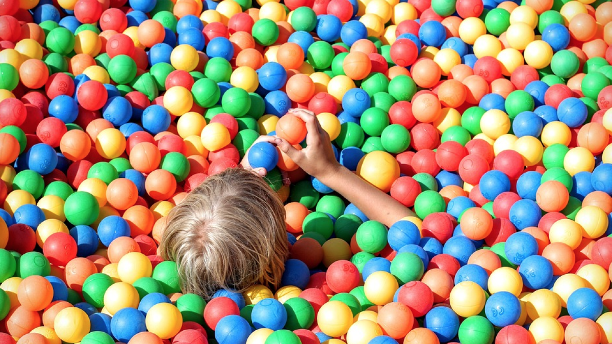 piscina de bolas, parque infantil privado, niños, juegos, ocio