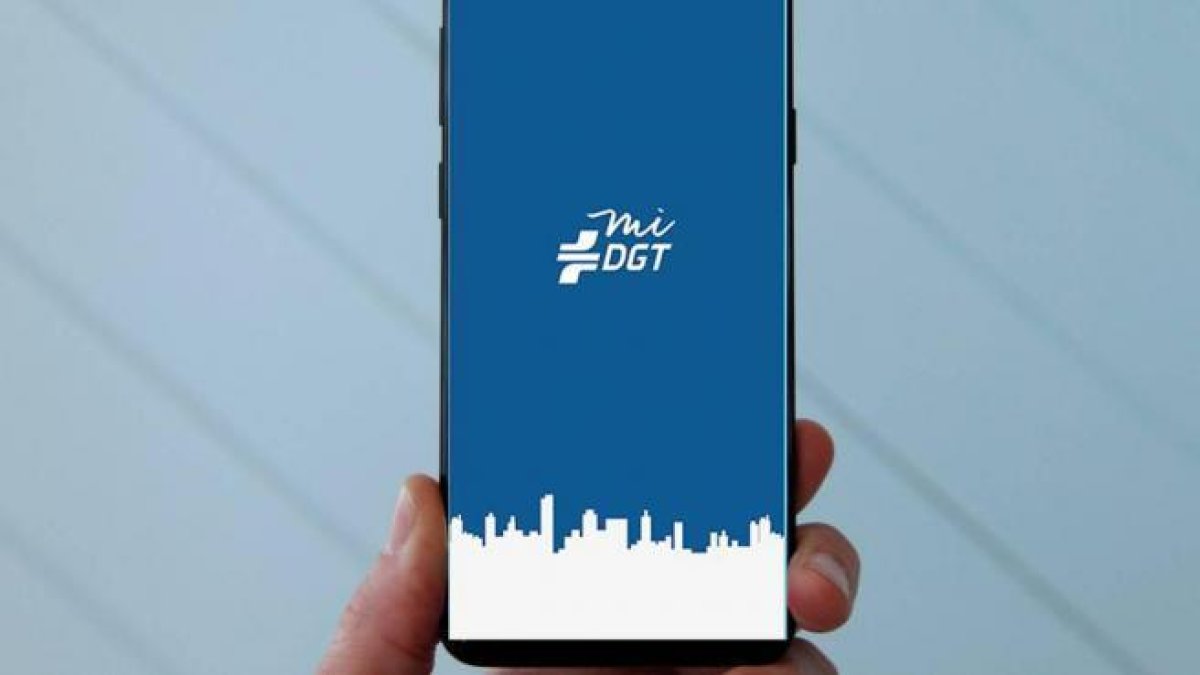 Una App permite llevar el carnet de conducir y la documentación del coche en el móvil con plena validez legal