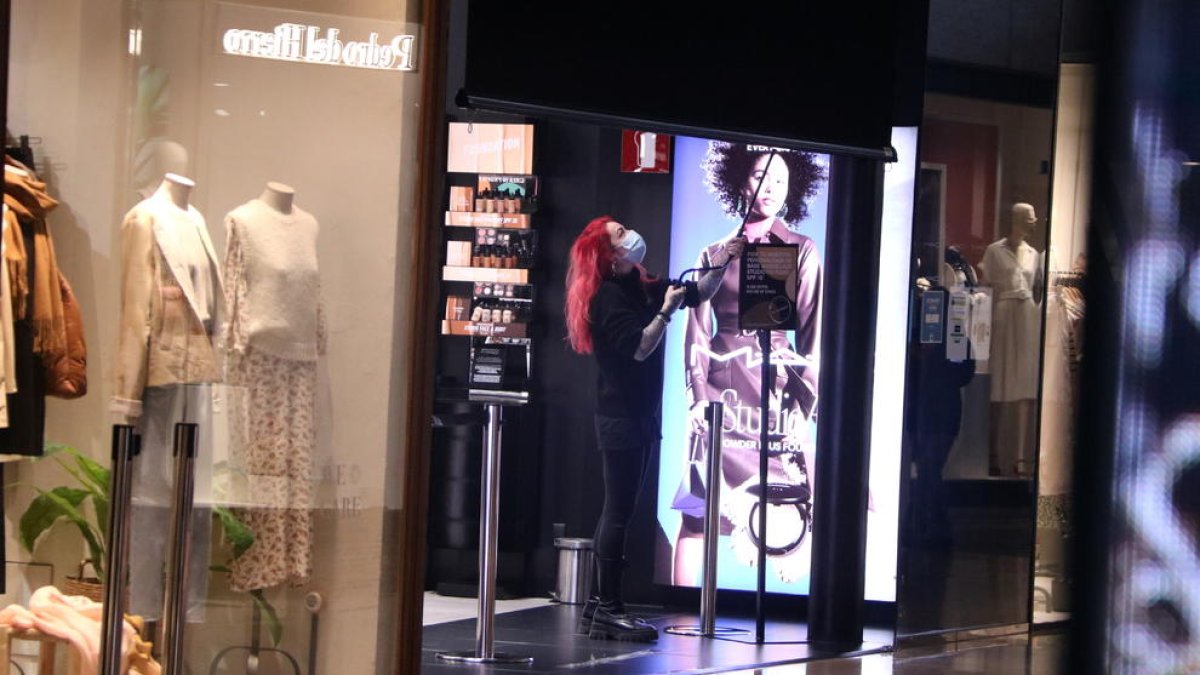 El DOGC publica la resolución que levanta el confinamiento comarcal y permite la apertura de todo el comercio el fin de semana