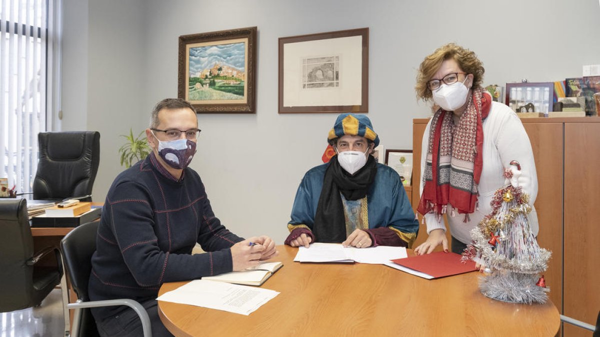 El Paje Real hace una visita al Ayuntamiento de Constantí