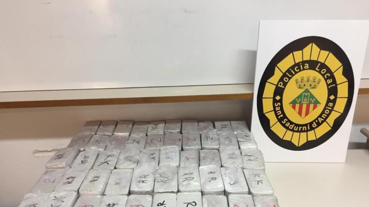 La Policía Local de Sant Sadurní decomisa 25 kilos de hachís y localiza un piso laboratorio