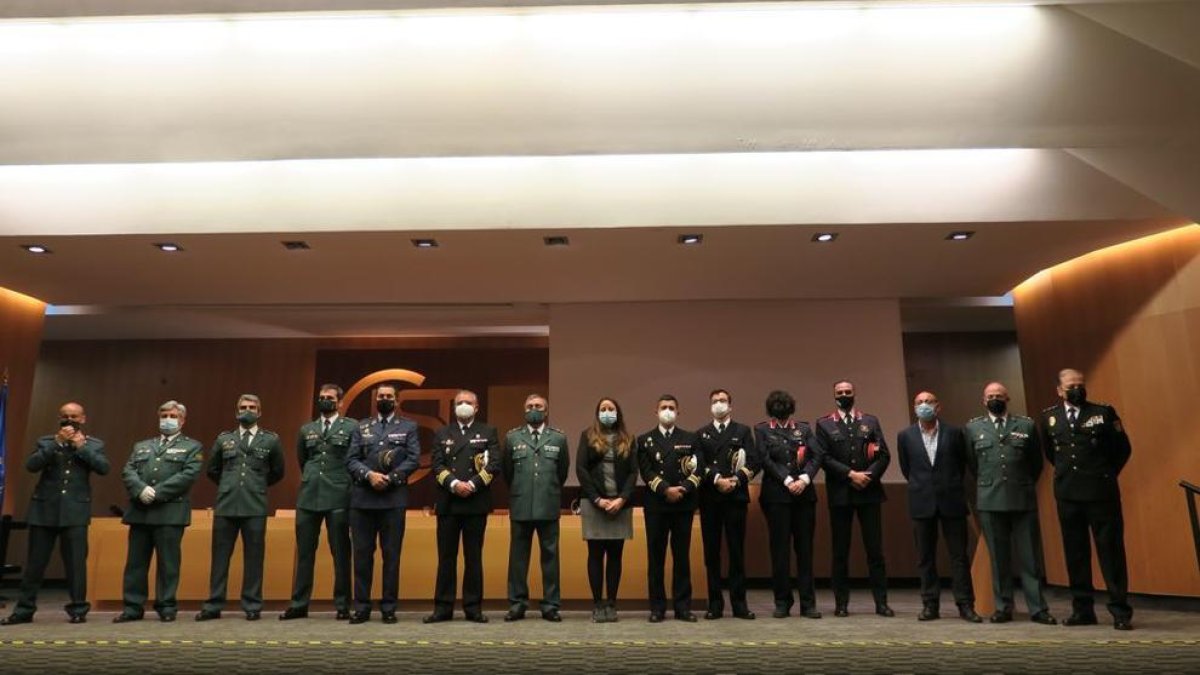 La Delegación del Gobierno entrega las Medallas al Mérito de la Protección Civil a la Guardia Civil y la Policía Nacional