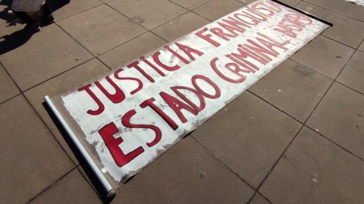 Más de 300 personas marchan hasta la prisión de Brians 1 por los encarcelados por protestar por Hasel