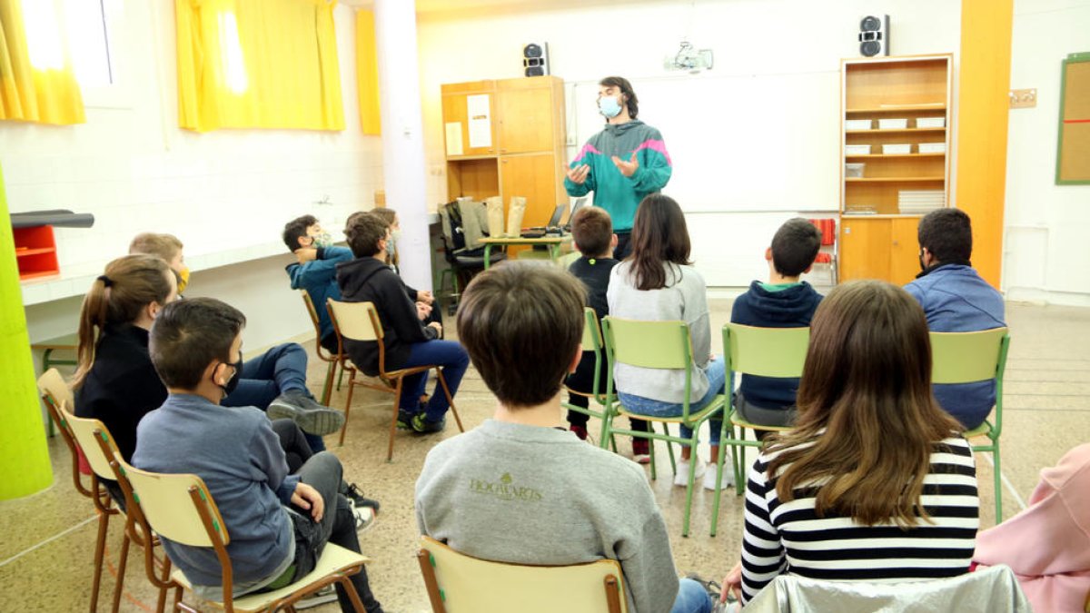 clase, escuela, alumno, mascarilla, covid, grupo burbuja, coronavirus, centro escolar, aula, niños