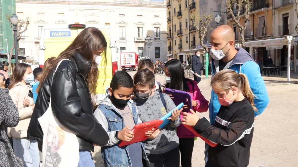Un proyecto educativo permite conocer Tarragona a alumnos y familias con el móvil