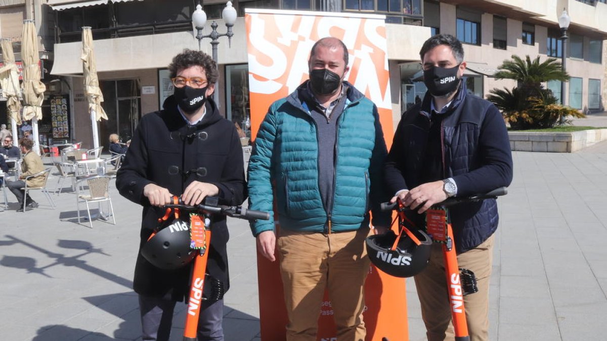 Una tercera empresa se suma al servei de lloguer de patinets elèctrics a Tarragona