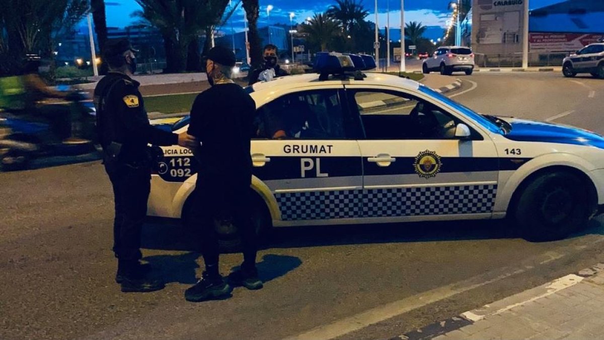 Denuncien una discoteca que alertava els clients amb un comandament quan arribava la policia