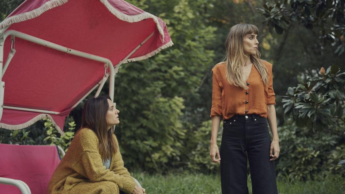 La serie 'Todos mienten', de Pau Freixas, acaba el rodaje y prepara el estreno para este año