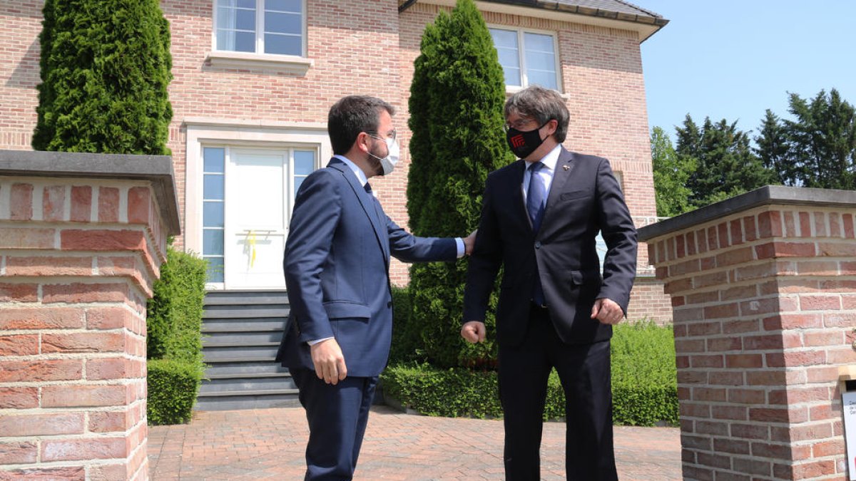 Aragonés y Puigdemont coinciden que los indultos «no sueño la solución» ni «cierran ninguna carpeta» de la política catalana