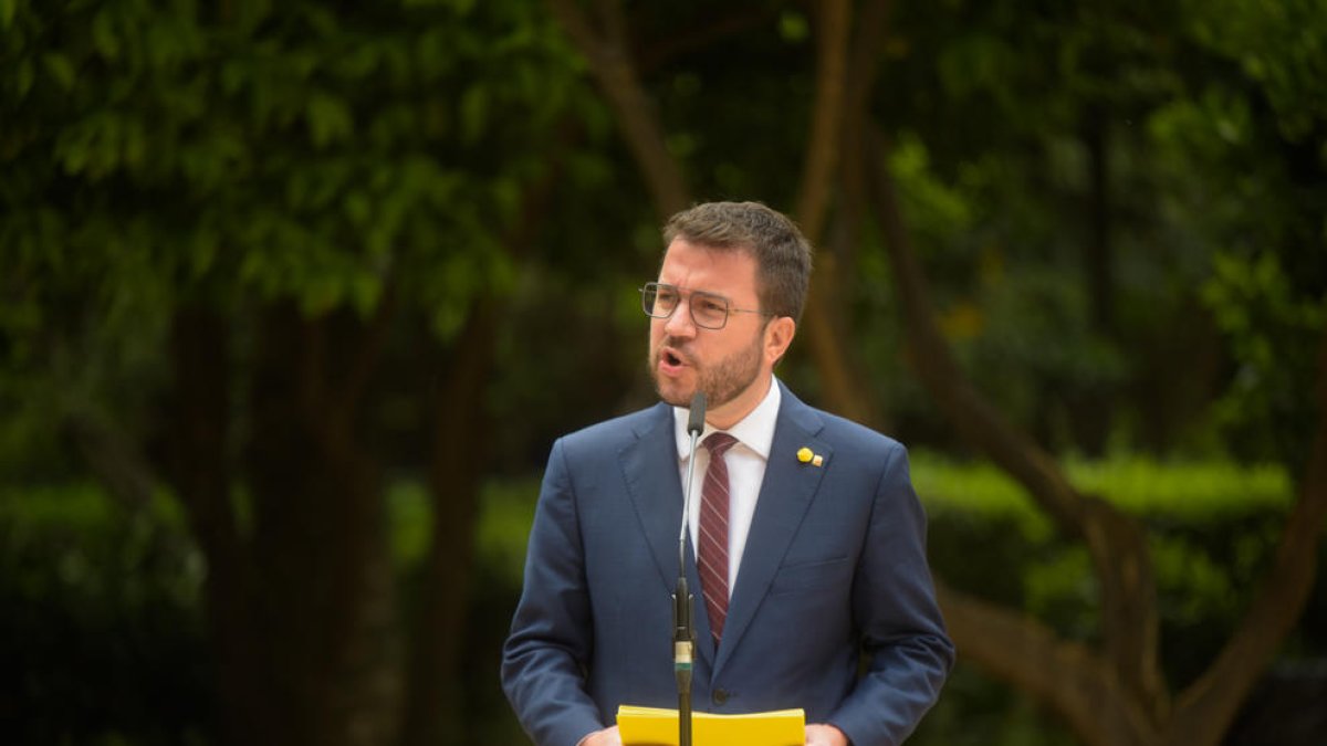 Aragonés y Sànchez prometen un Gobierno «cohesionado», con «una apuesta por el diálogo» y una «confrontación cívica» con el Estado