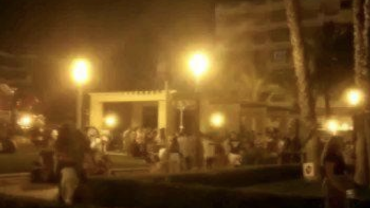 Denuncien vandalisme i botellons de matinada a Salou quan tanca l'oci nocturn