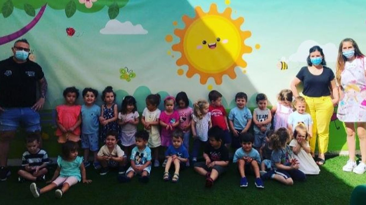 El nuevo cuento del León de Reus llega al jardín de infancia de Estel