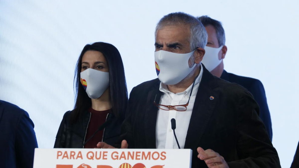 Arrimadas descarta dimitir i atribueix els mals resultats a la baixa participació