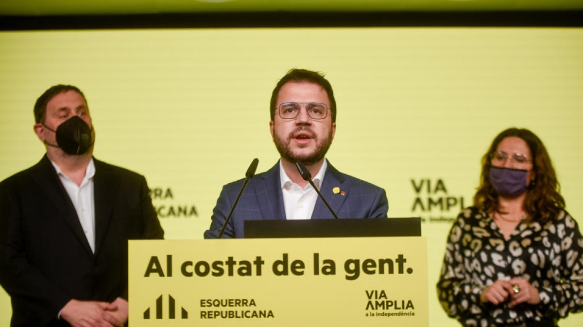 La jornada electoral del 14-F en la prensa internacional