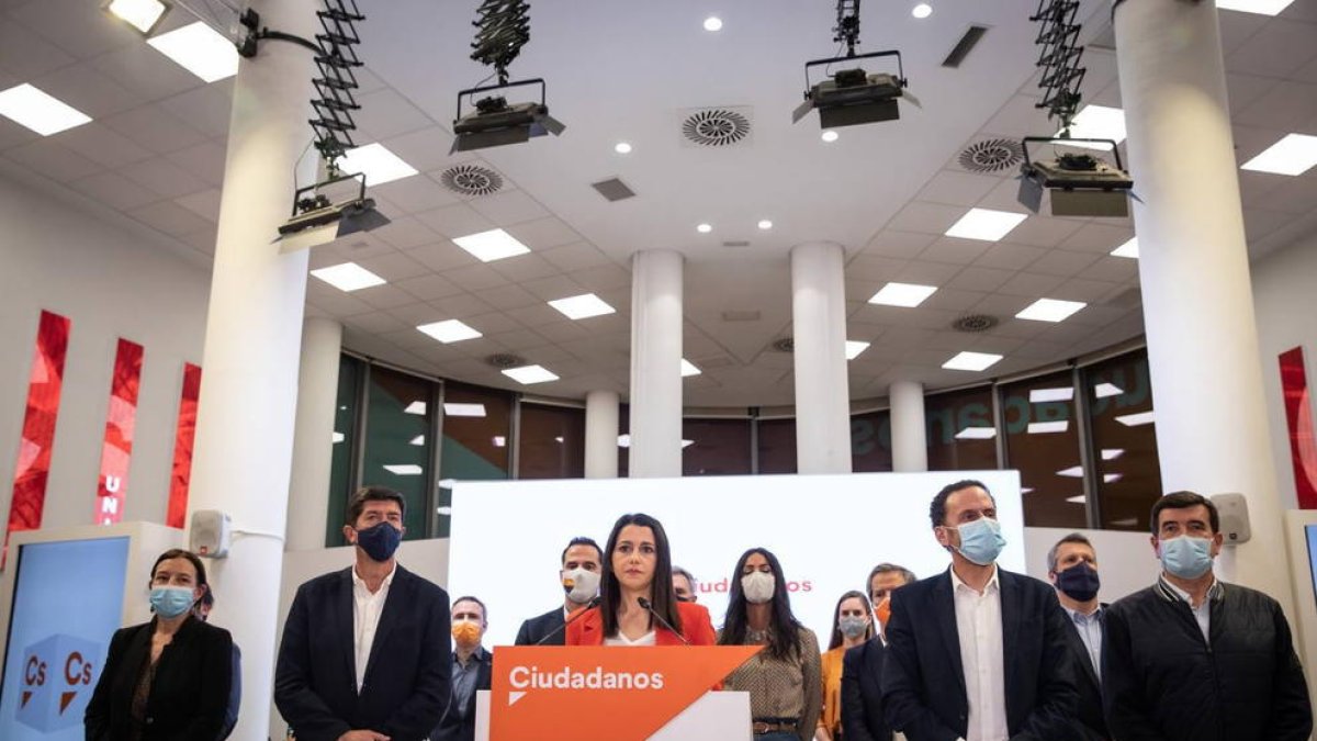 Arrimadas denuncia una «operación por intentar acabar con Cs» y afirma que seguirá defendiendo su proyecto