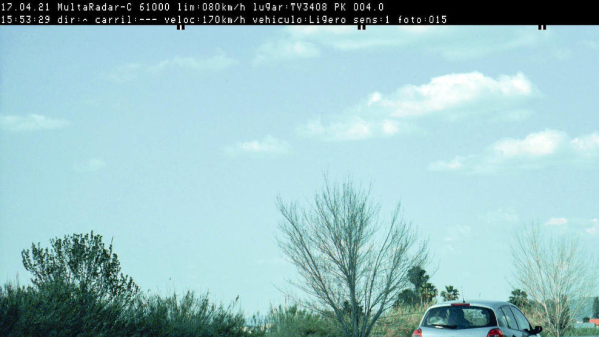 Pillado con el coche a 170 km/h en una carretera local limitada a 80 en Amposta