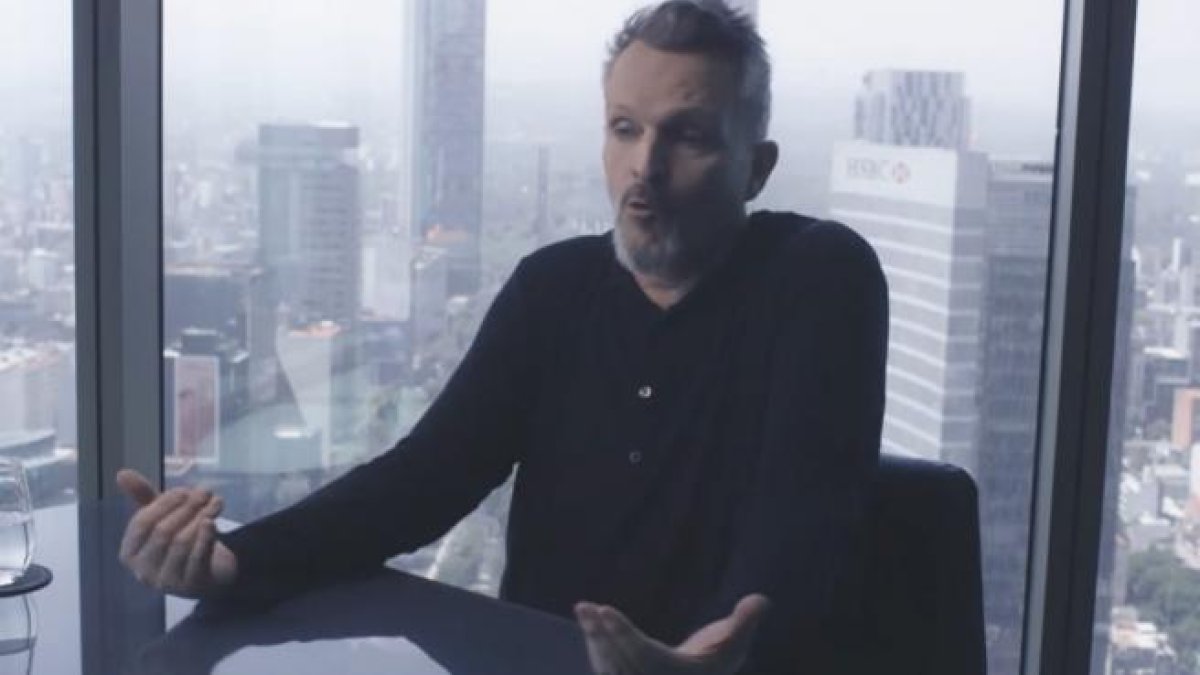 Miguel Bosé presumeix de ser negacionista: «És una postura que porto amb el cap ben alt»